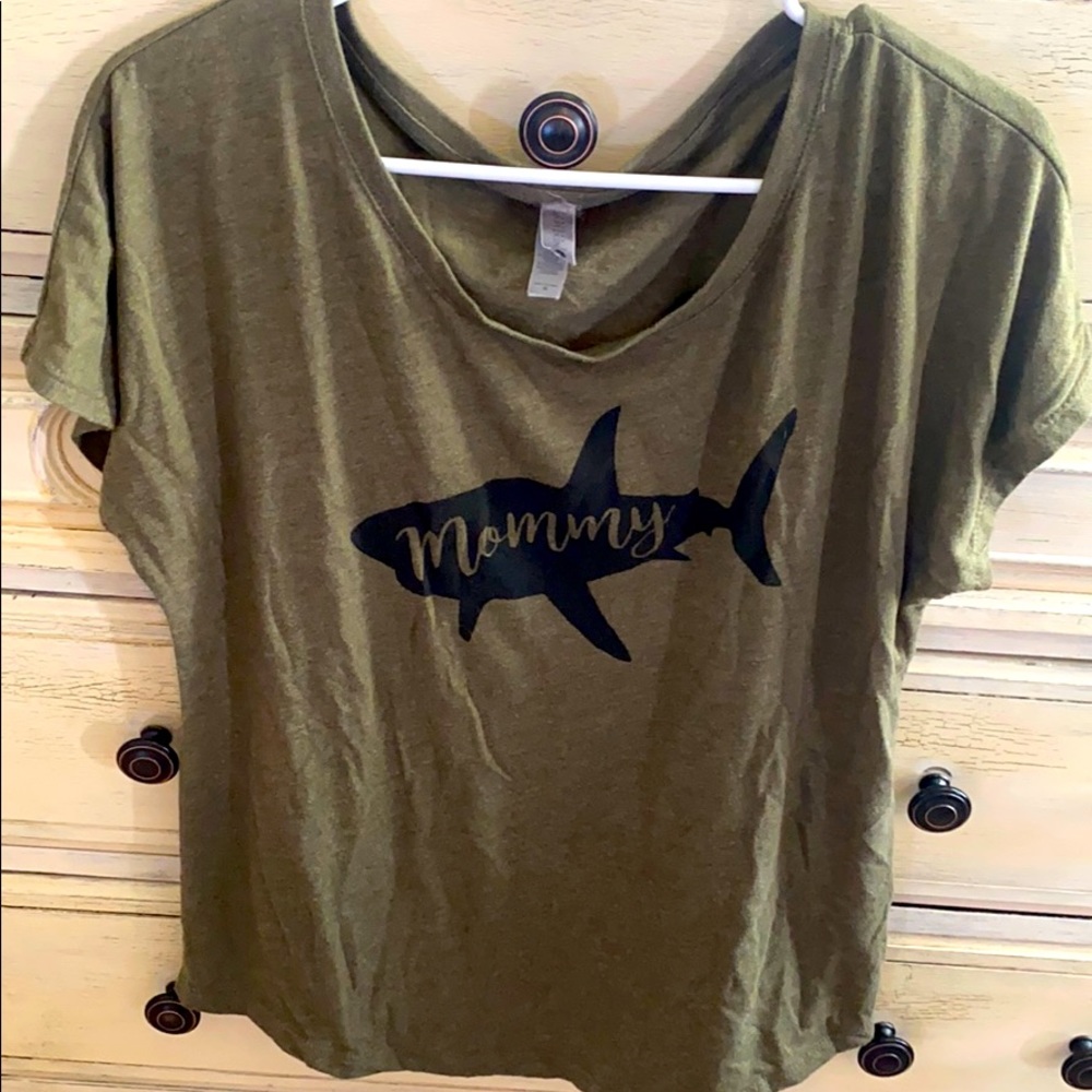 Mommy shark shirt!